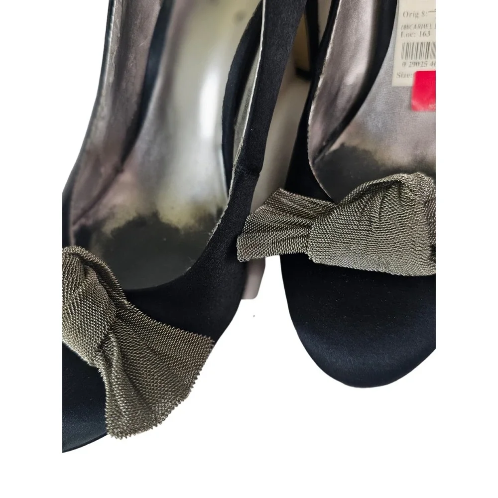 Nine West Metal Bow Black Satin Pumps Size 7